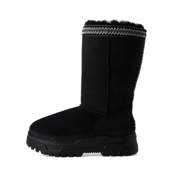 UGG Womens Classic Tall Trailgazer Boot, Black Suede. 1158323 - Picture 2 of 6